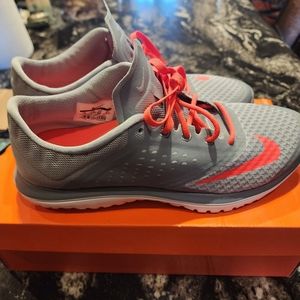 ⭐️ NIKE  Fitsole sneakers in box